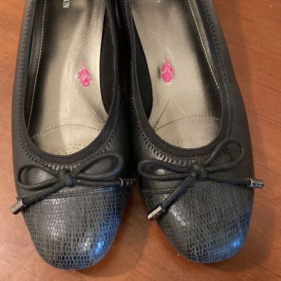Ros Hommerson Tasha Black Sheep Leather Iquana Flat Dress shoe, 8.5 like new - Picture 2 of 10